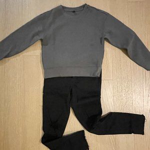 UNIQLO dark olive green sweatshirt